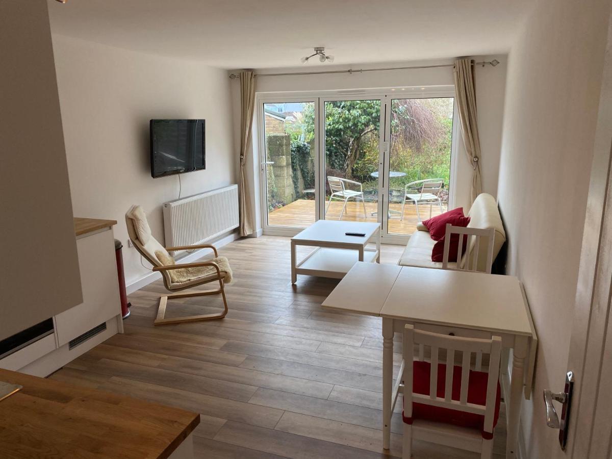 Adorable One-Bedroom Flat With Patio Garden. Southwick  Exteriör bild